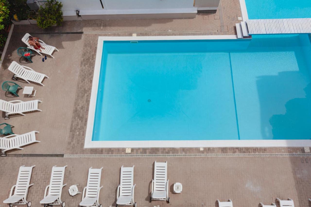 Holiday Club Residence Alba Adriatica Eksteriør bilde