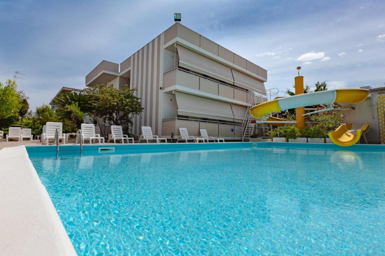 Holiday Club Residence Alba Adriatica Eksteriør bilde