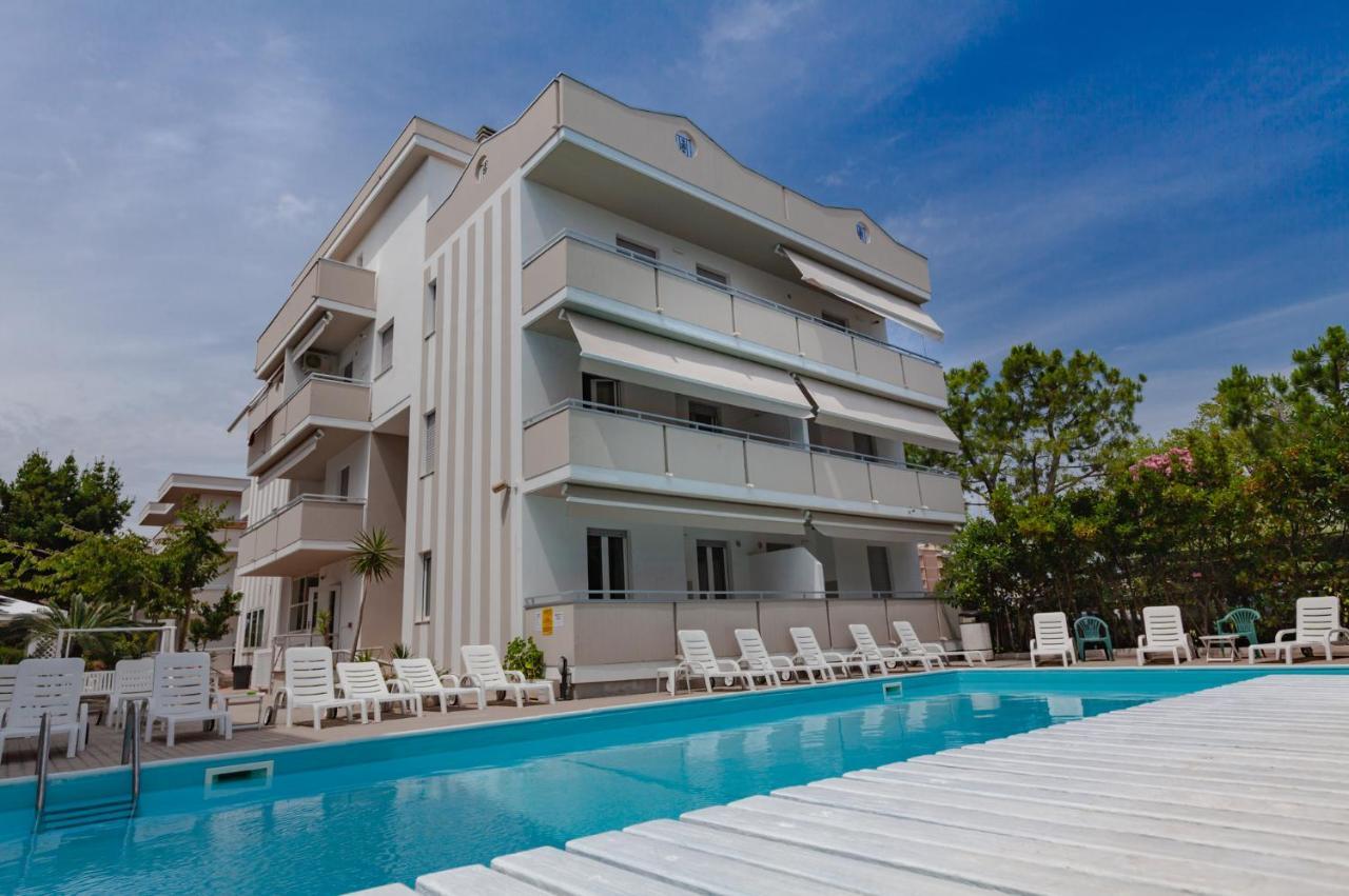Holiday Club Residence Alba Adriatica Eksteriør bilde