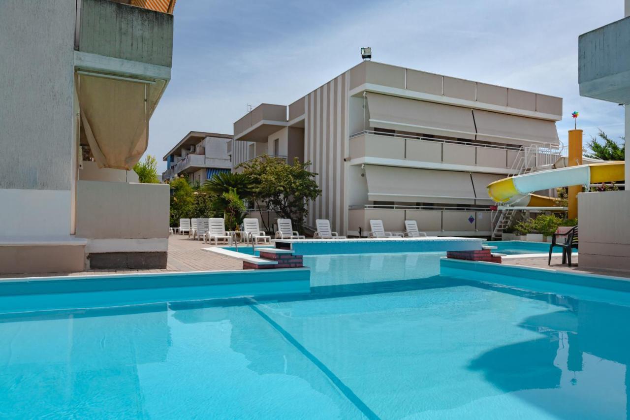 Holiday Club Residence Alba Adriatica Eksteriør bilde